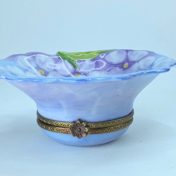 Purple Water Lilies - Flower on Lily Pad Limoges Box A54 - Picture 2 of 8